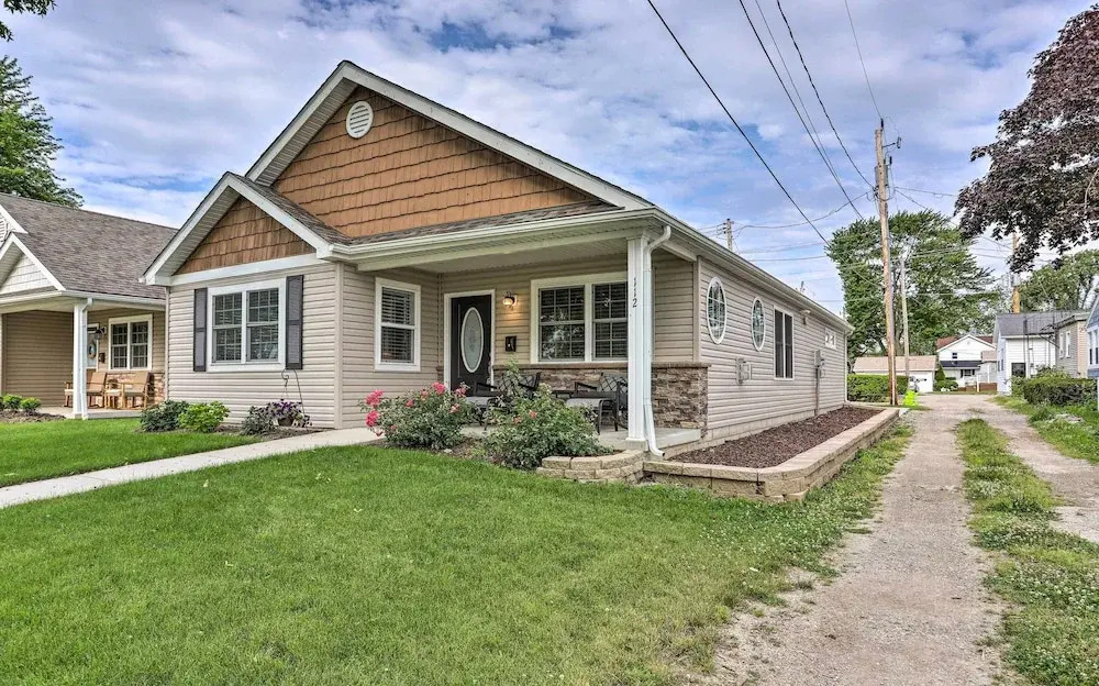 Port Clinton Home With Lake Views!