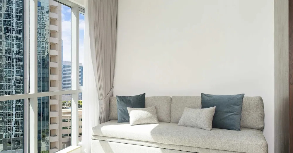 LUX  The Stunning Fountain View Suite