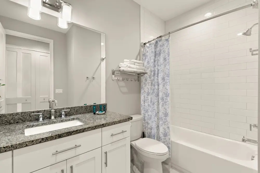 NEW Canopy Cabana Luxury Downtown Apt