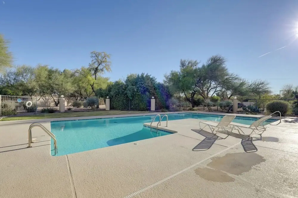 Sunny Tucson Townhome w/ Patio & Mountain Views!
