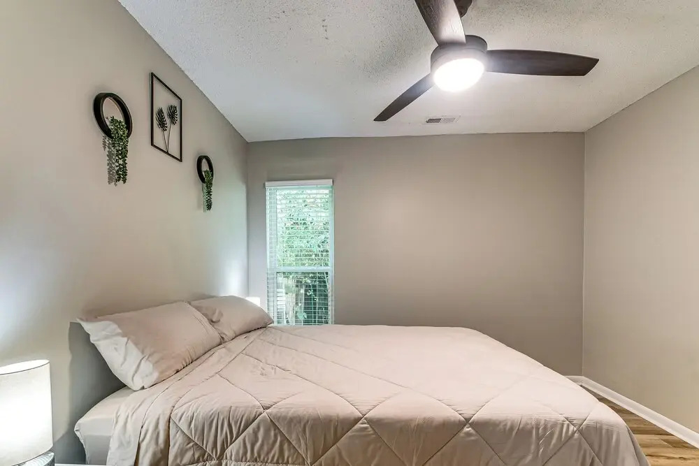 Pet-friendly Raleigh Townhome Near Medical Centers