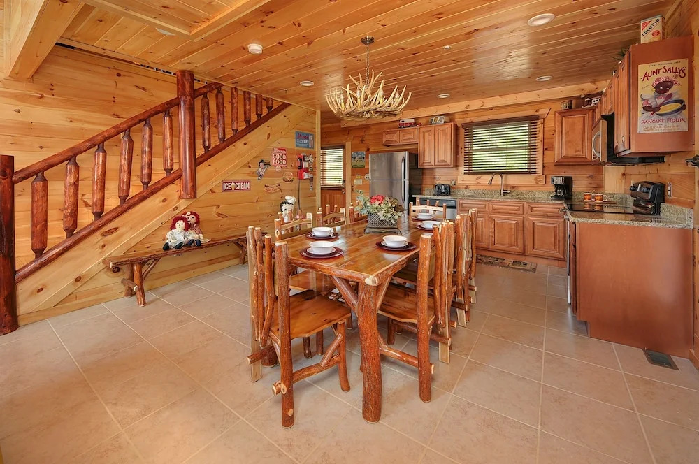 Kings Mountain Lodge - 4 Br Cabin
