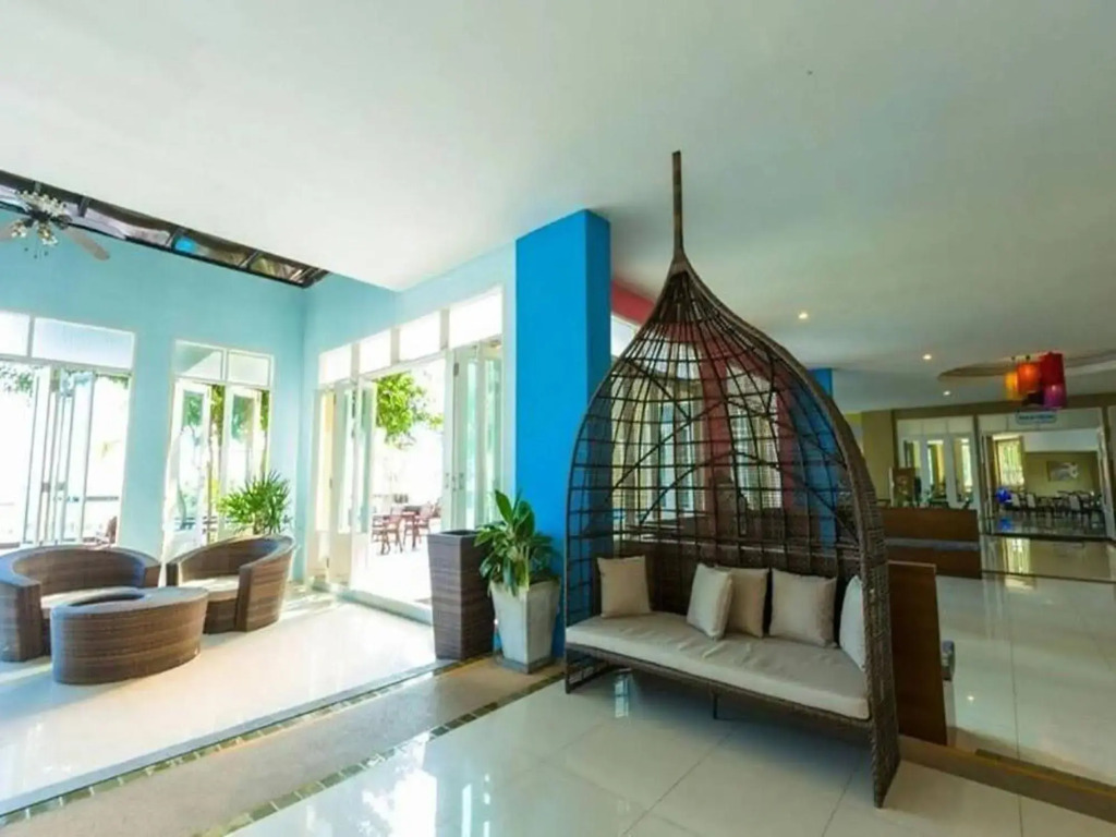 Royal Phala Cliff Beach Resort
