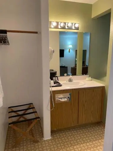 Murpheys Motel LLC