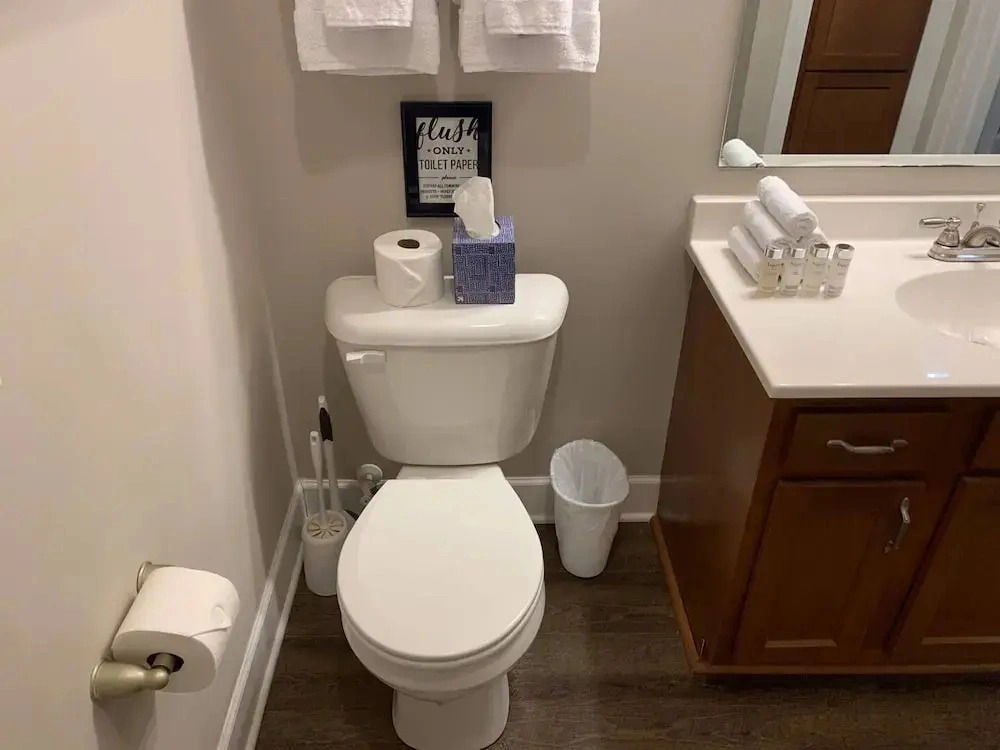 Polaris King Flat Pet-friendly Nature Views
