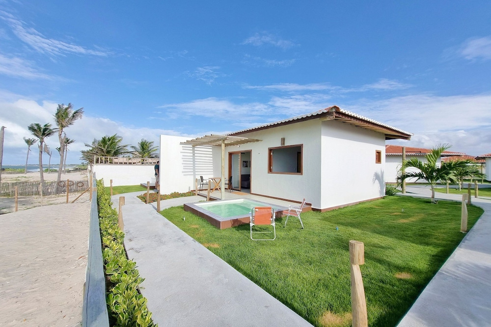 The Point Bungalow on the Sand in Fortim By Carpediem