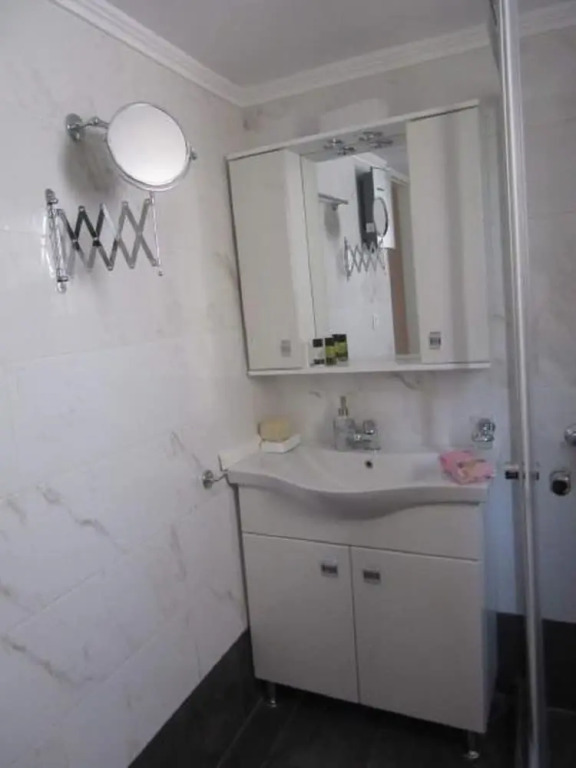 Marion-Athenian Style Apartment