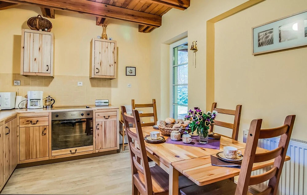 Cozy Home In Pobierowo With Wifi