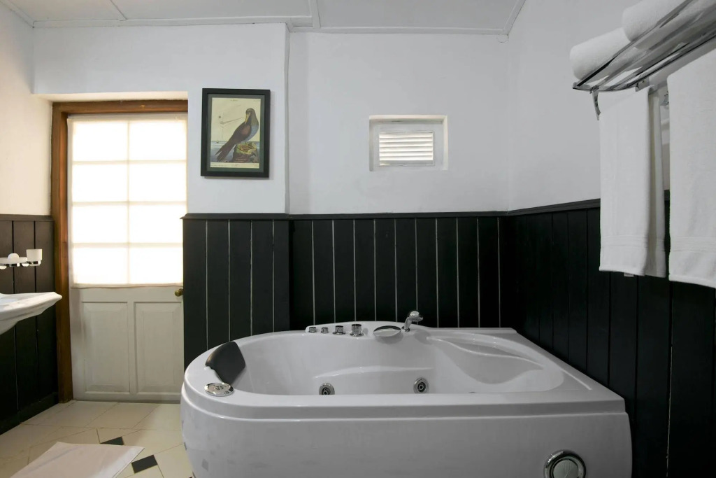 Mountbatten Bungalow- Thema Collection