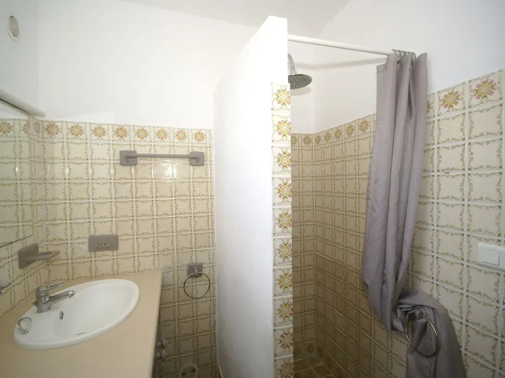 Cosy Holiday Home With Swimming Pool in Stunning Location Near the Beaches!