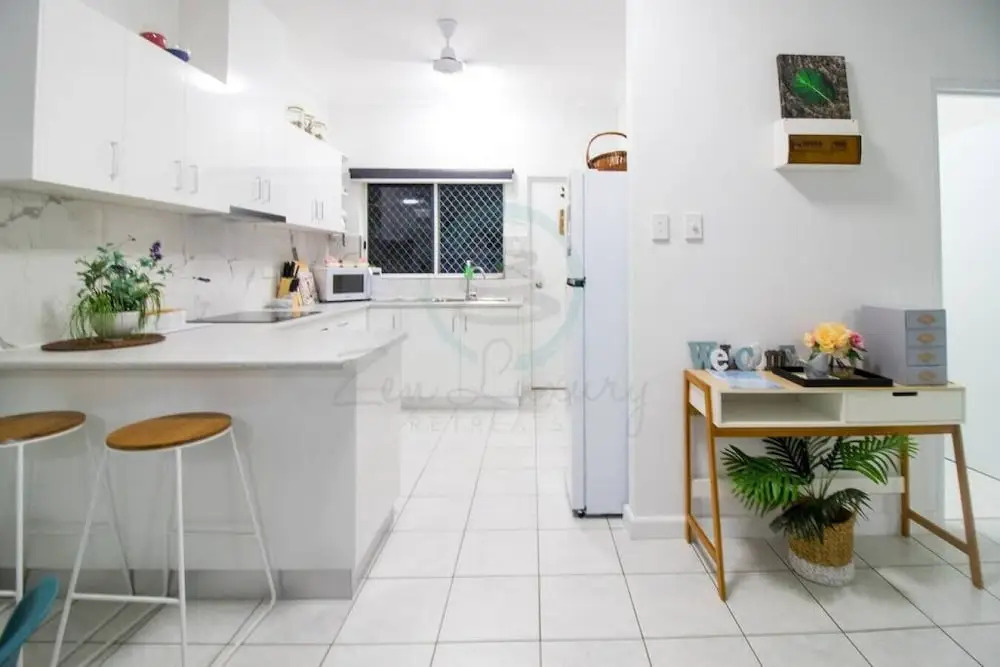 ZEN GARDEN - 2 BR Cozy Modern Design Apt