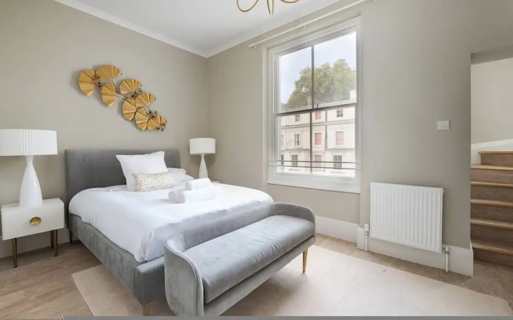Incredible Hyde Park Apartment PS5