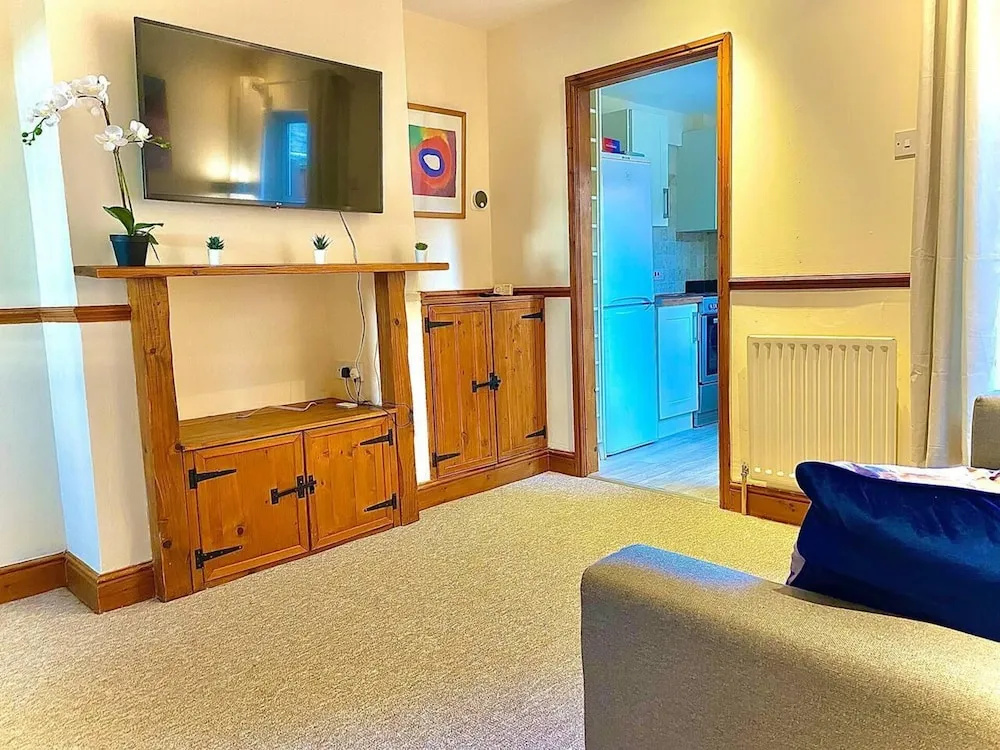 Stunning 3-bed House in Bedford, Quiet Location