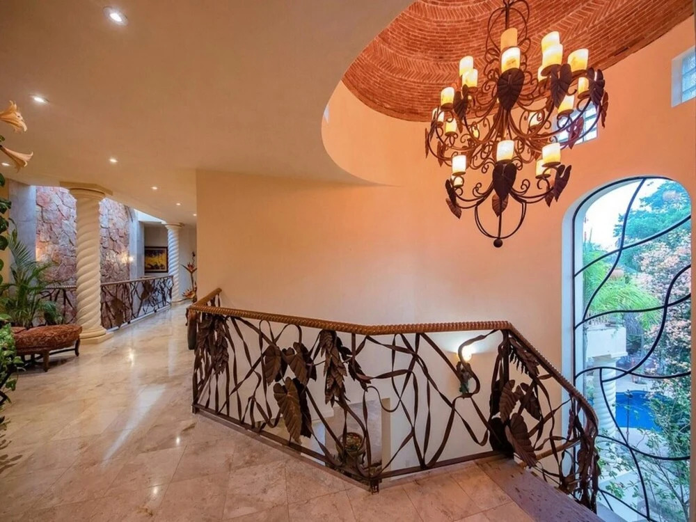 Sunny Vacation Villa 75