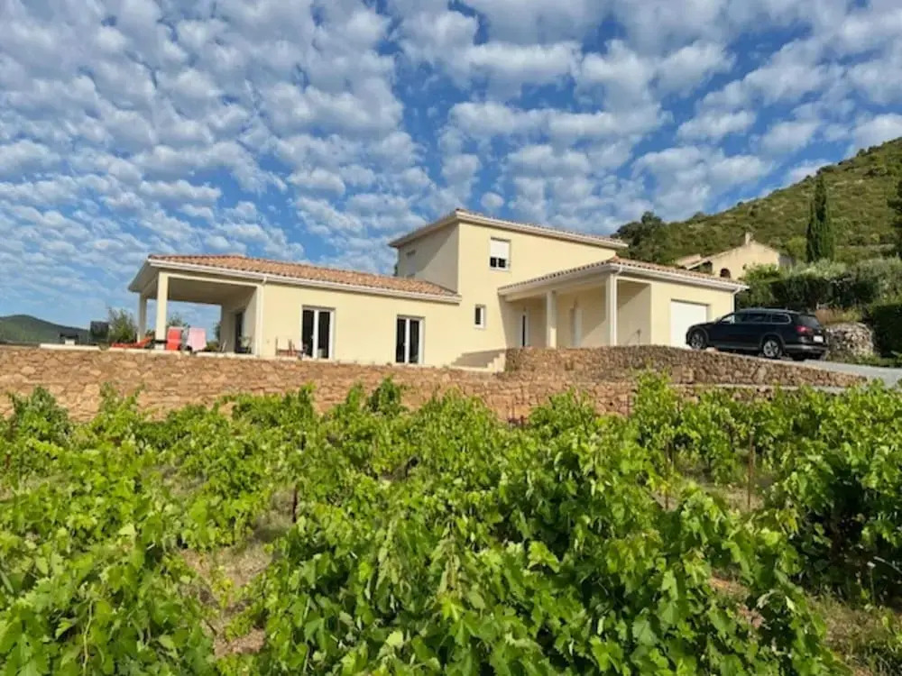 Villa lEsquirol with view and pool