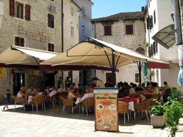 Hotel Rendez Vous