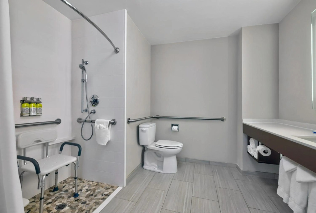 Holiday Inn Express Hotel & Suites Kansas City - Grandview by IHG