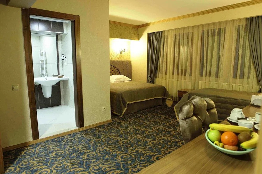SARR TAC MAHAL HOTEl