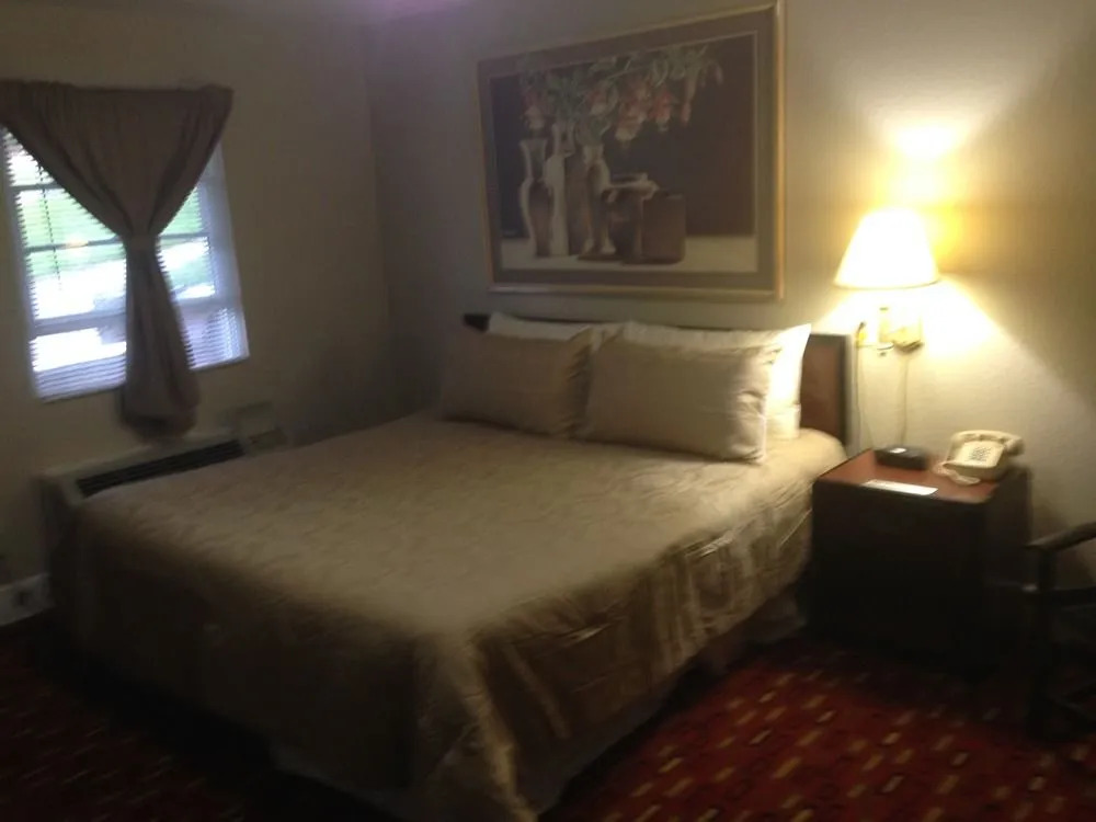 Hearth & Home Inn