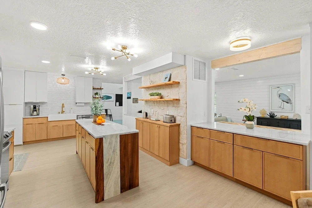 504 Colony Street