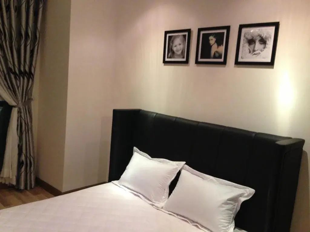 Honeymoon Hotel