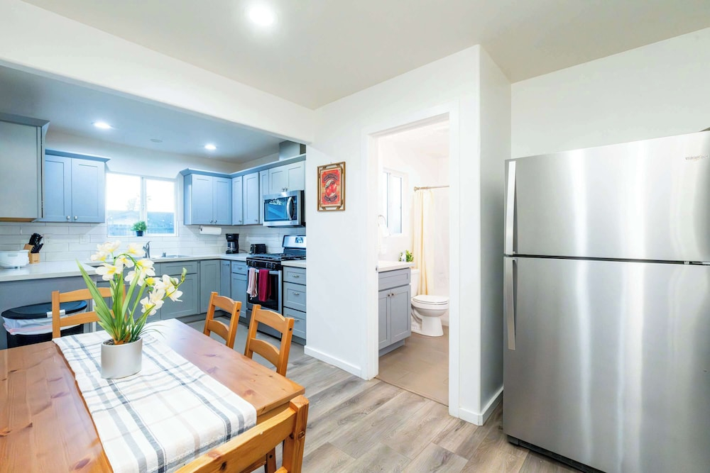 Foothills LA Family Friendly House