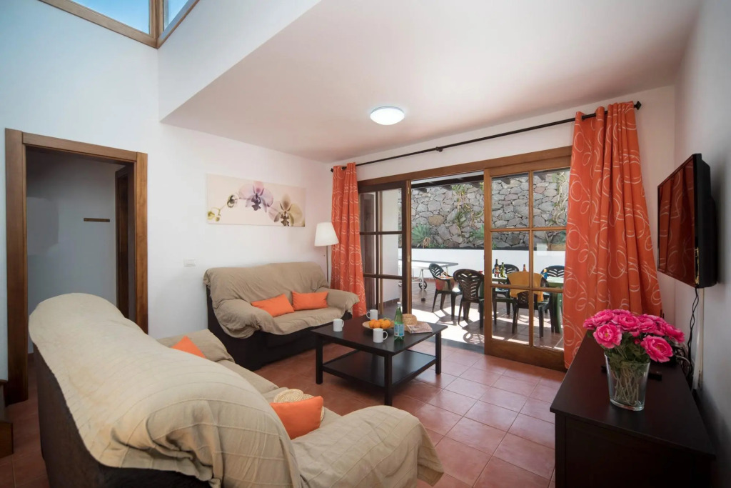Villa Julianne 2 Heated Private Pool Walk to Beach A C Wifi Car Not Required - 2489