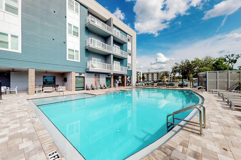 Spacious Apartment w/ All the Comforts of Home