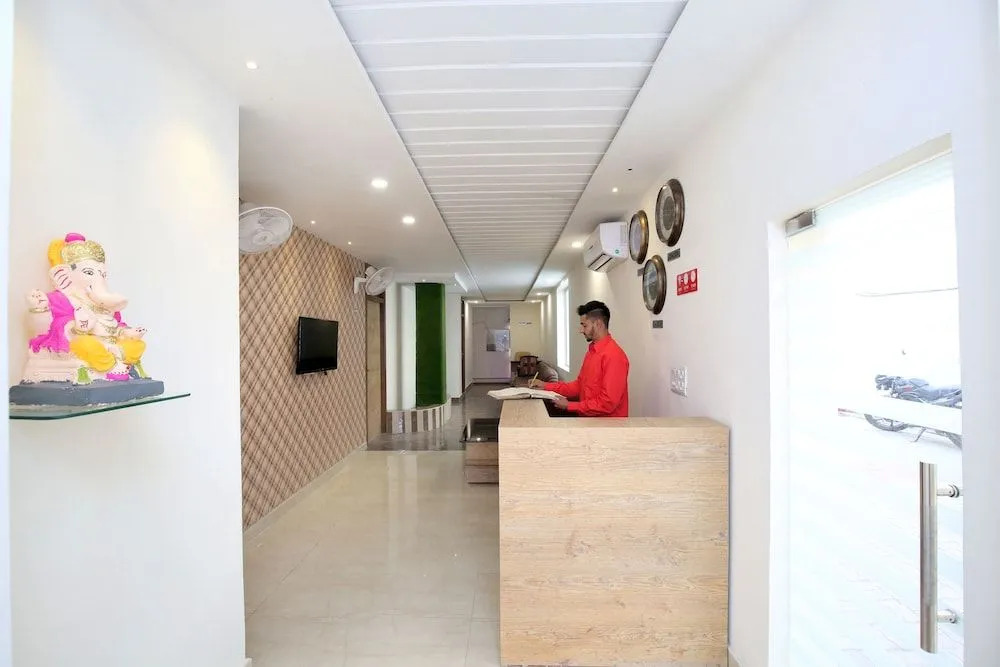 Hotel O Amaze Inn Indo Pak Bus Stand