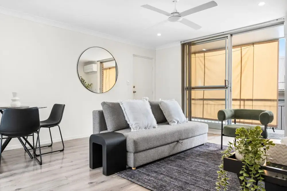 Elegant 2-bed With Balcony by Parks and Amenities