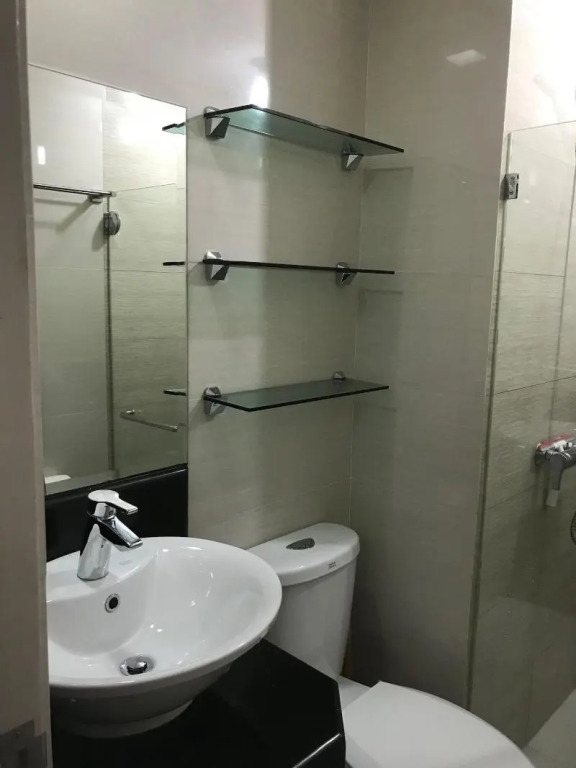 Henrys Newport Deluxe Condotel