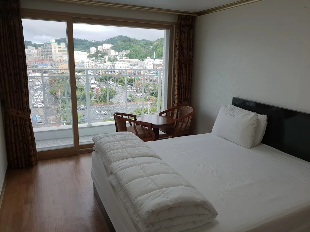 Hawaii Hotel
