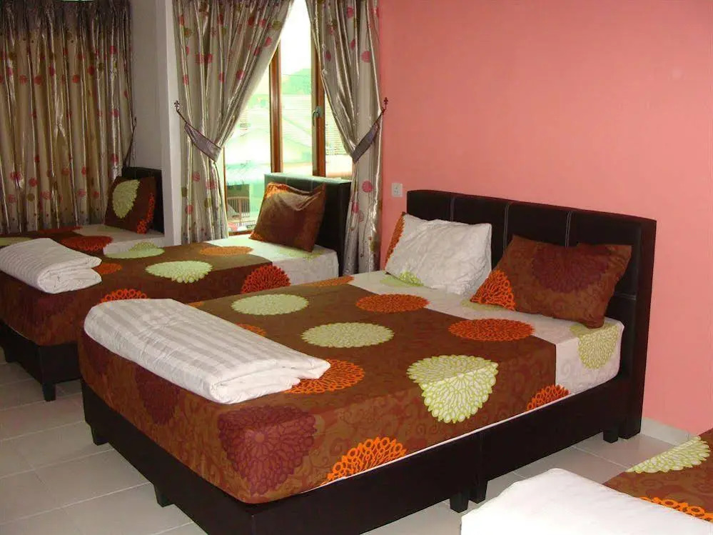 White House Homestay