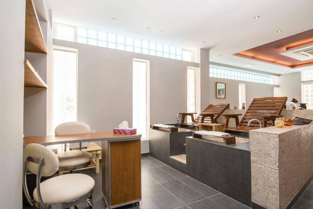 Antinea Suites Hotel & Spa