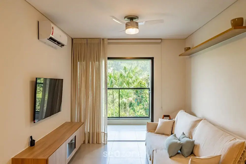 Apartment w/ Barbecue 290m From the Beach Hre0035