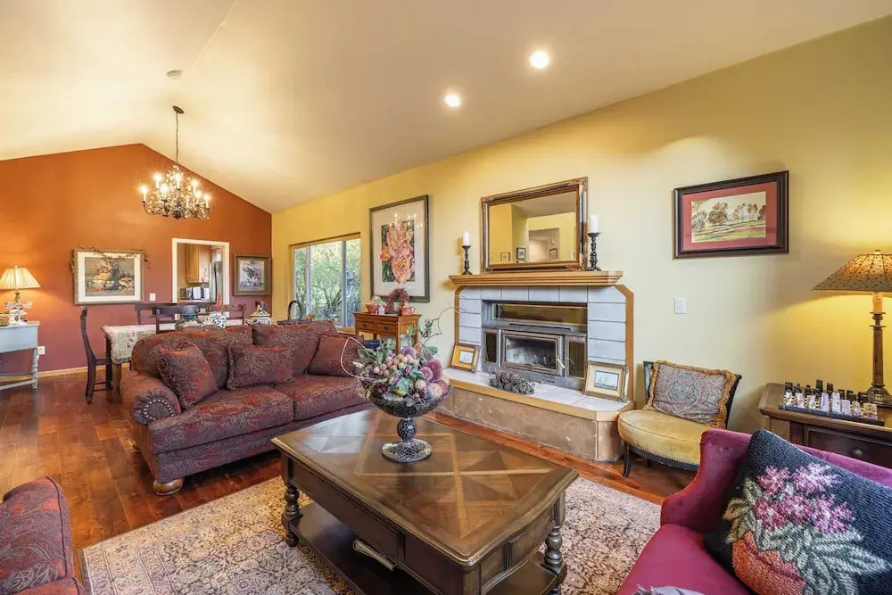 Valley of the Moon by Avantstay Tranquil Escape, Large Yard w/ Hot Tub & Fire Pit
