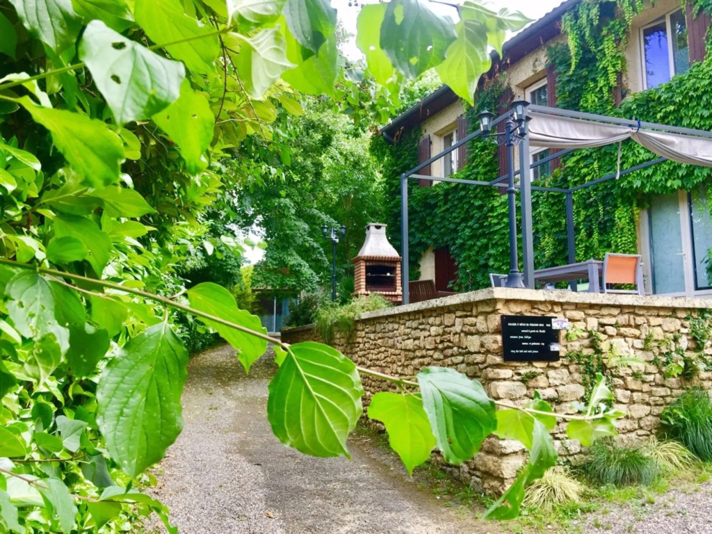 Domaine Ô Clair de Lune - Chambres dHôtes et Gîtes à Sarlat - Accès Cité Médiévale 5 minutes à pied - Parking - SPA & Massages en option - Piscine de saison