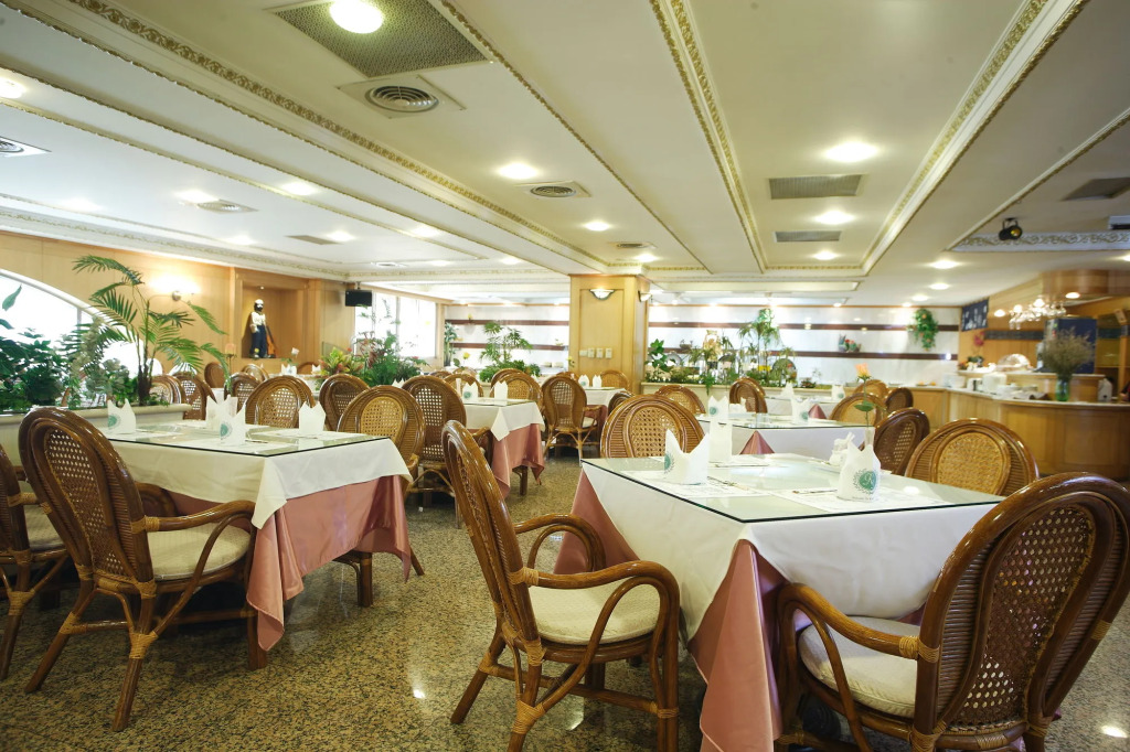 Kingdom Hotel