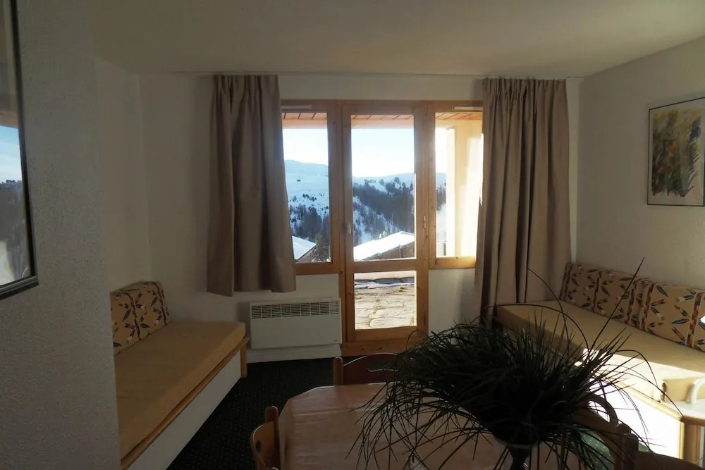Belle Plagne Apartment With 2/3 Rooms for 6 People of 35 m2 Lc212