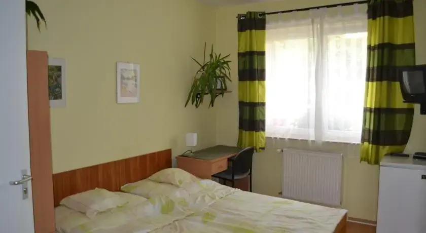Páfrány Panzió