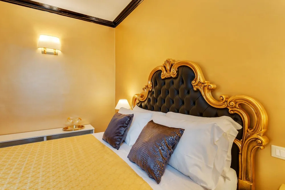 Trevi Fountain Luxury Home