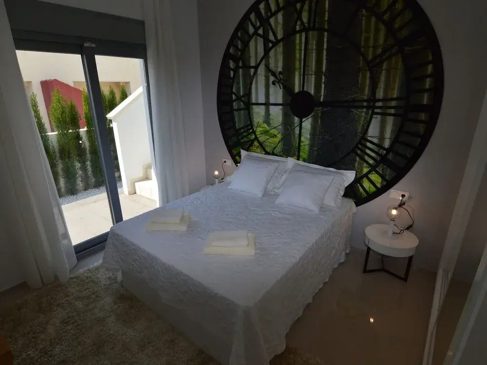 Villa with Garden & Roof Deck