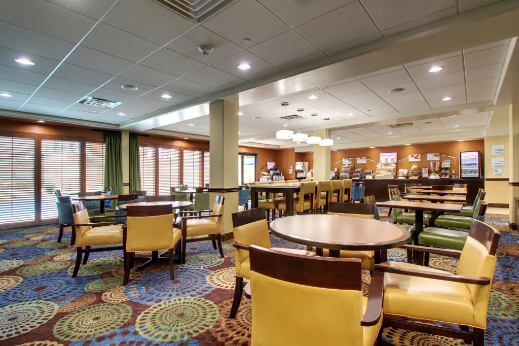 Holiday Inn Express & Suites Jacksonville South East - Medical Center Area by IHG