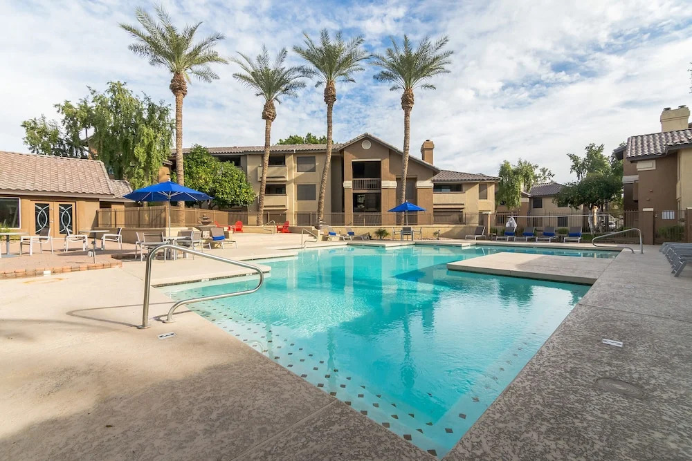 The Luxe Suites of Tempe - Pool - Fitness Center