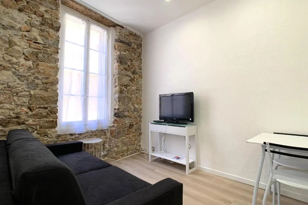Renovated apartment AC - wifi - 2-4pers - Center Antibes rue James Close