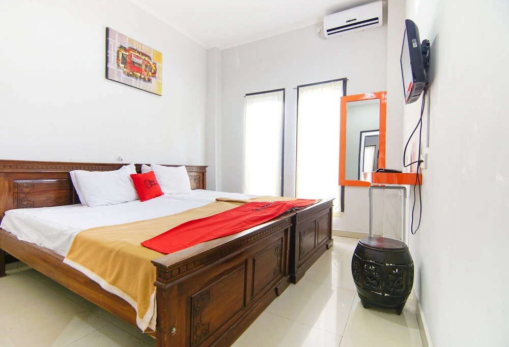 RedDoorz Plus near Ubung Terminal Denpasar