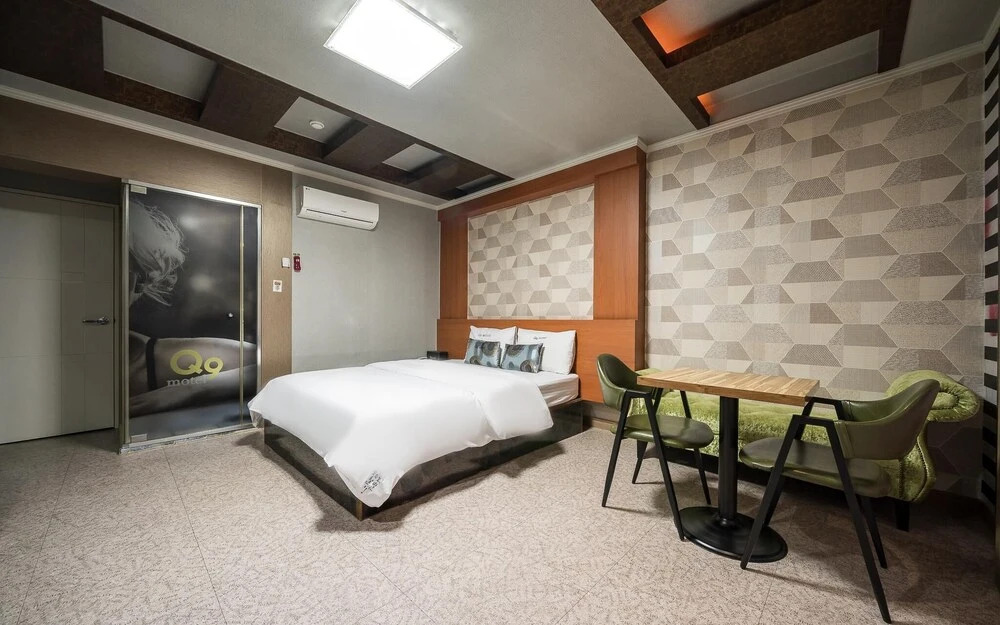 Q9 Motel Gumi