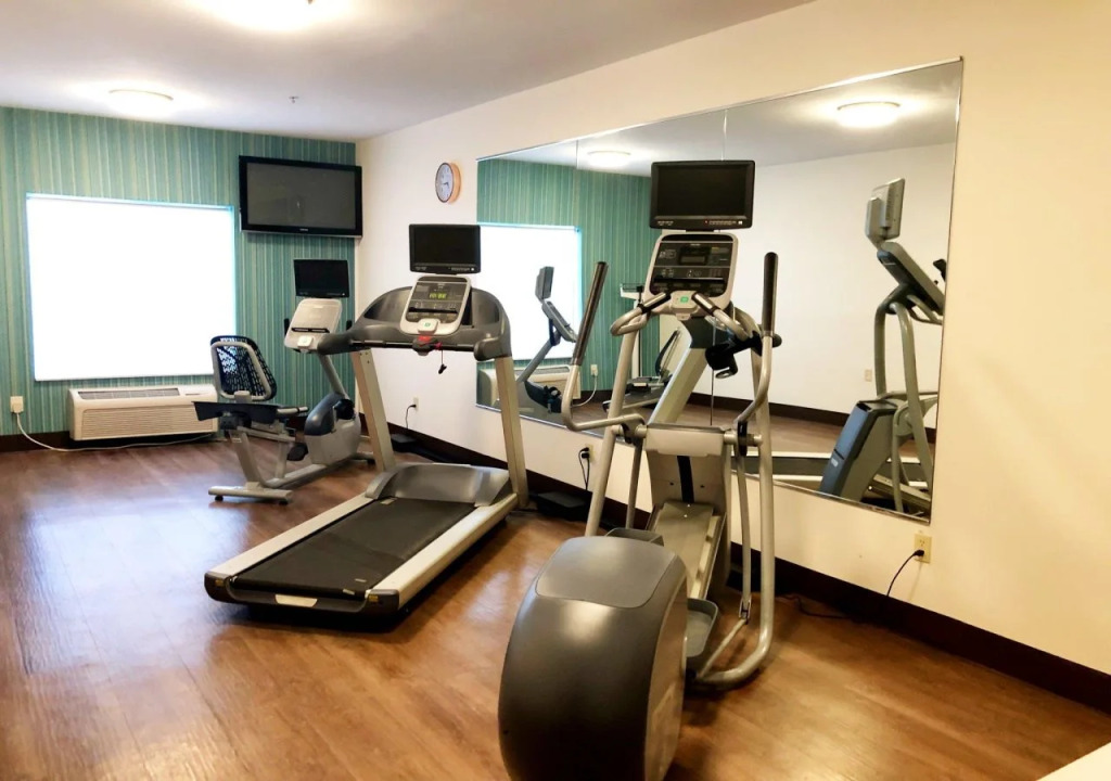 Holiday Inn Express & Suites Harrison by IHG