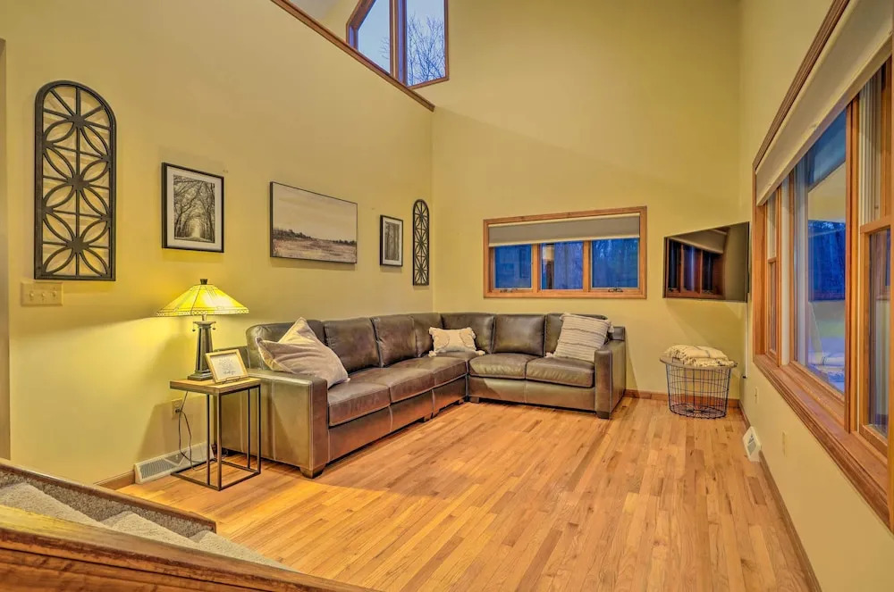 Spacious Oneida Retreat w/ Game Room