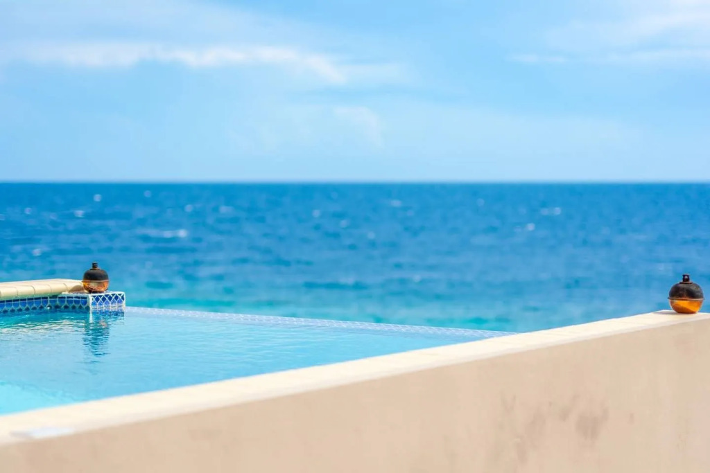 Spacious Ocean Front Mansion - Private Beach & Infinity Pool